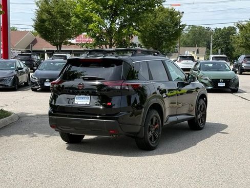 Certified 2026 Nissan Rogue SV AWD/4WD image 4