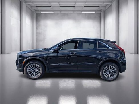 Used 2025 Cadillac XT4 Premium Luxury image 2