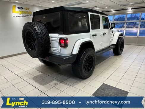 Used 2018 Jeep Wrangler Unlimited Sahara image 21
