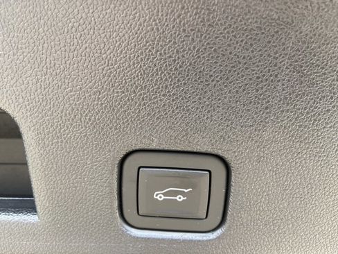 Used 2025 GMC Acadia Elevation image 55