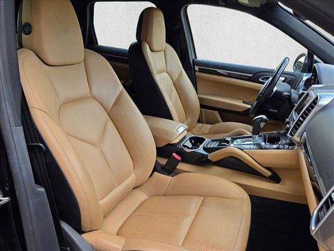 Used 2014 Porsche Cayenne Platinum Edition AWD/4WD image 20