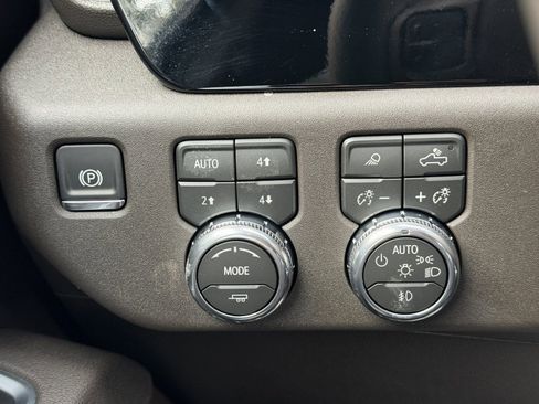 New 2026 GMC Sierra 2500 SLT w/ SLT Premium Package image 22