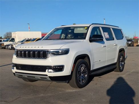 Used 2024 Jeep Wagoneer L Series II w/ Flexible Seating Group image 6