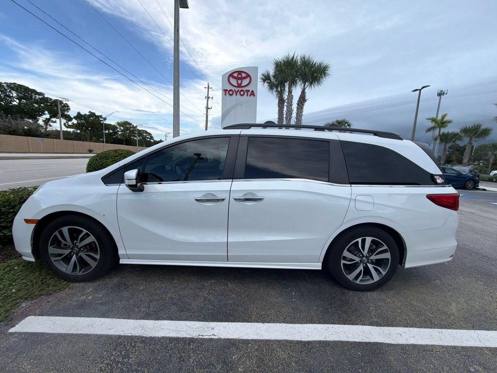 Used 2021 Honda Odyssey Touring image 2