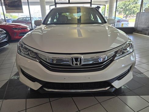 Used 2016 Honda Accord EX image 2