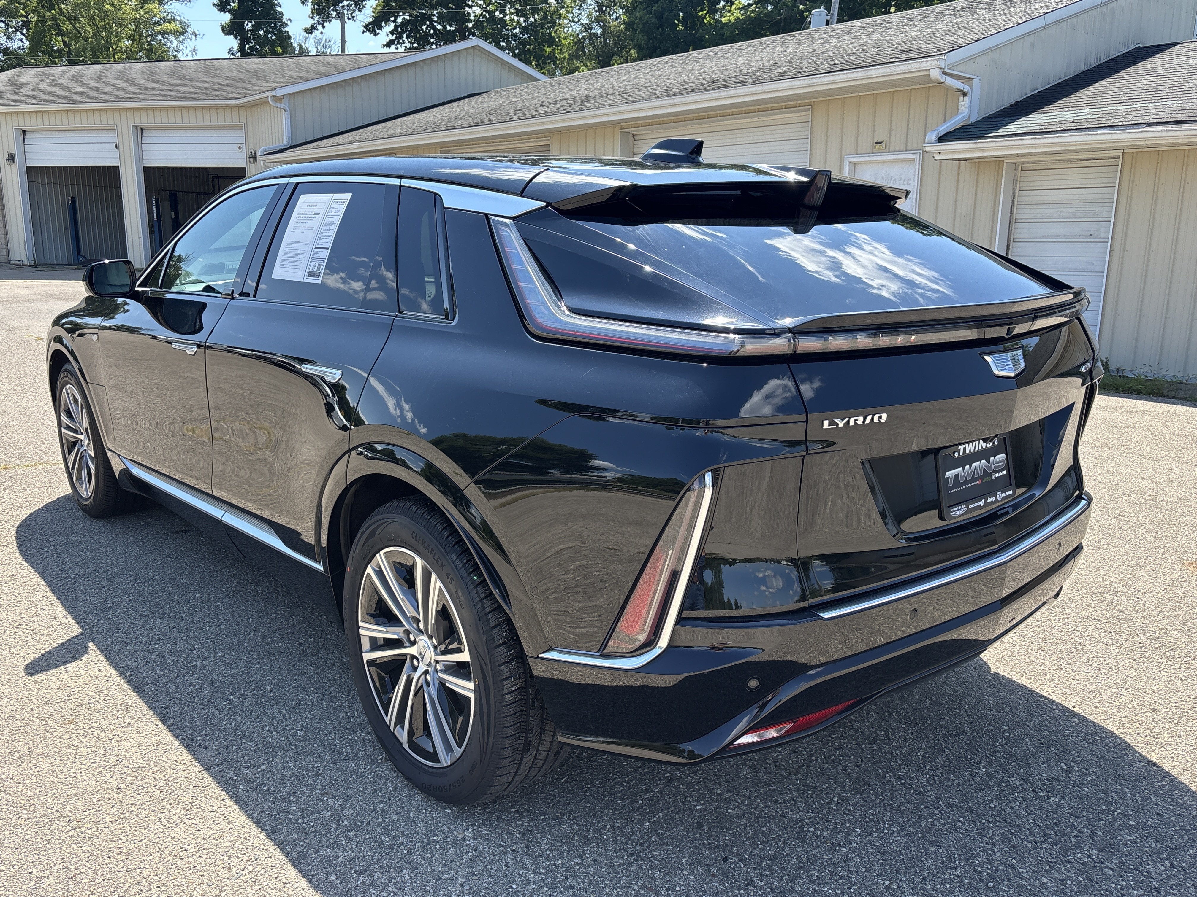 Used 2023 Cadillac Lyriq 2WD image 11