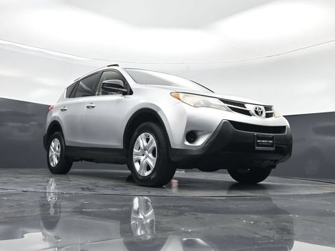 Used 2013 Toyota RAV4 LE FWD image 43