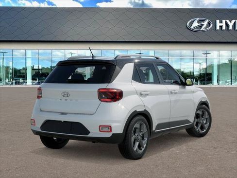 New 2026 Hyundai Venue SEL FWD image 4