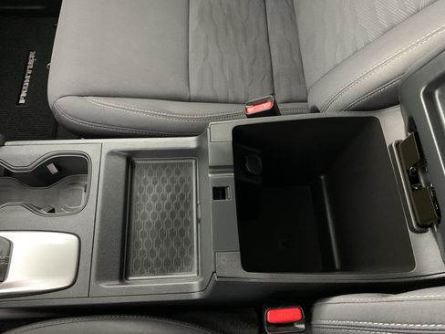 Used 2022 Nissan Frontier SV w/ Technology Package RWD image 27