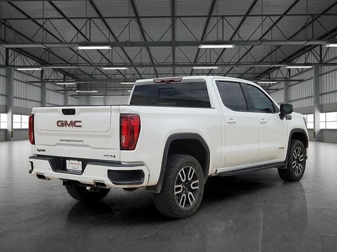 Used 2023 GMC Sierra 1500 AT4 w/ AT4 Premium Package AWD/4WD image 4