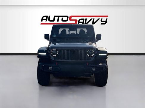 Used 2024 Jeep Gladiator Rubicon w/ Convenience Group image 2