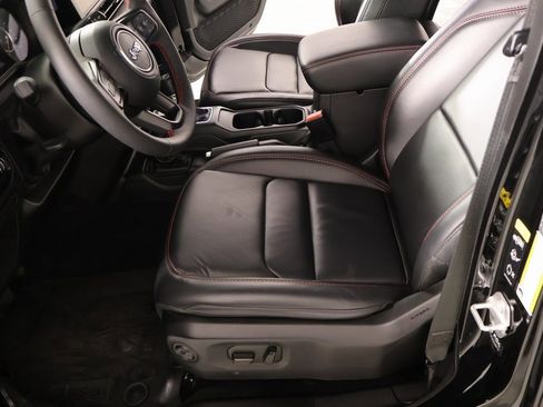 Used 2024 Jeep Gladiator Rubicon image 12