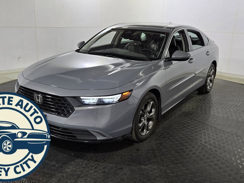 Used 2023 Honda Accord EX-L image 3
