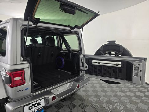 Used 2021 Jeep Wrangler Unlimited Sahara image 17