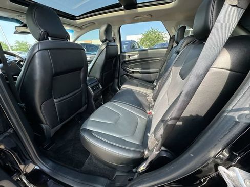 Used 2018 Ford Edge Titanium w/ Equipment Group 302A AWD/4WD image 22