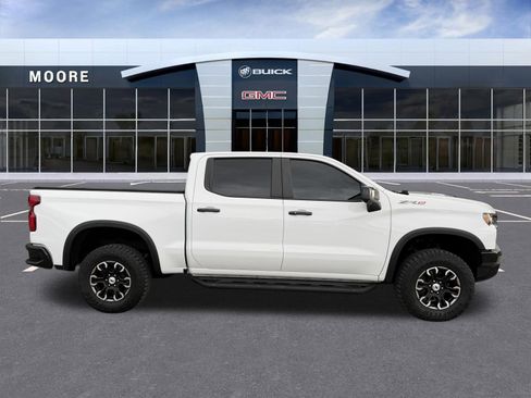 Used 2024 Chevrolet Silverado 1500 ZR2 image 2