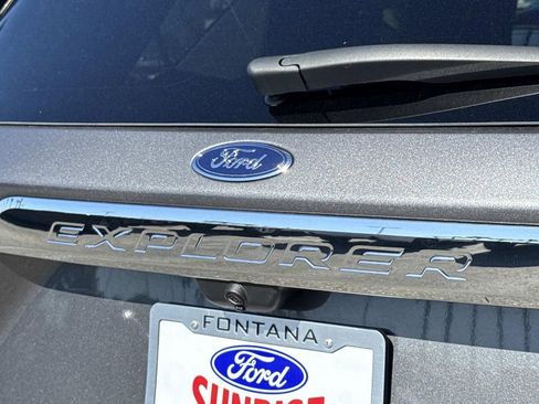 Used 2022 Ford Explorer XLT w/ Equipment Group 202A image 27