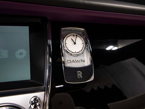 Used 2017 Rolls-Royce Dawn image 30