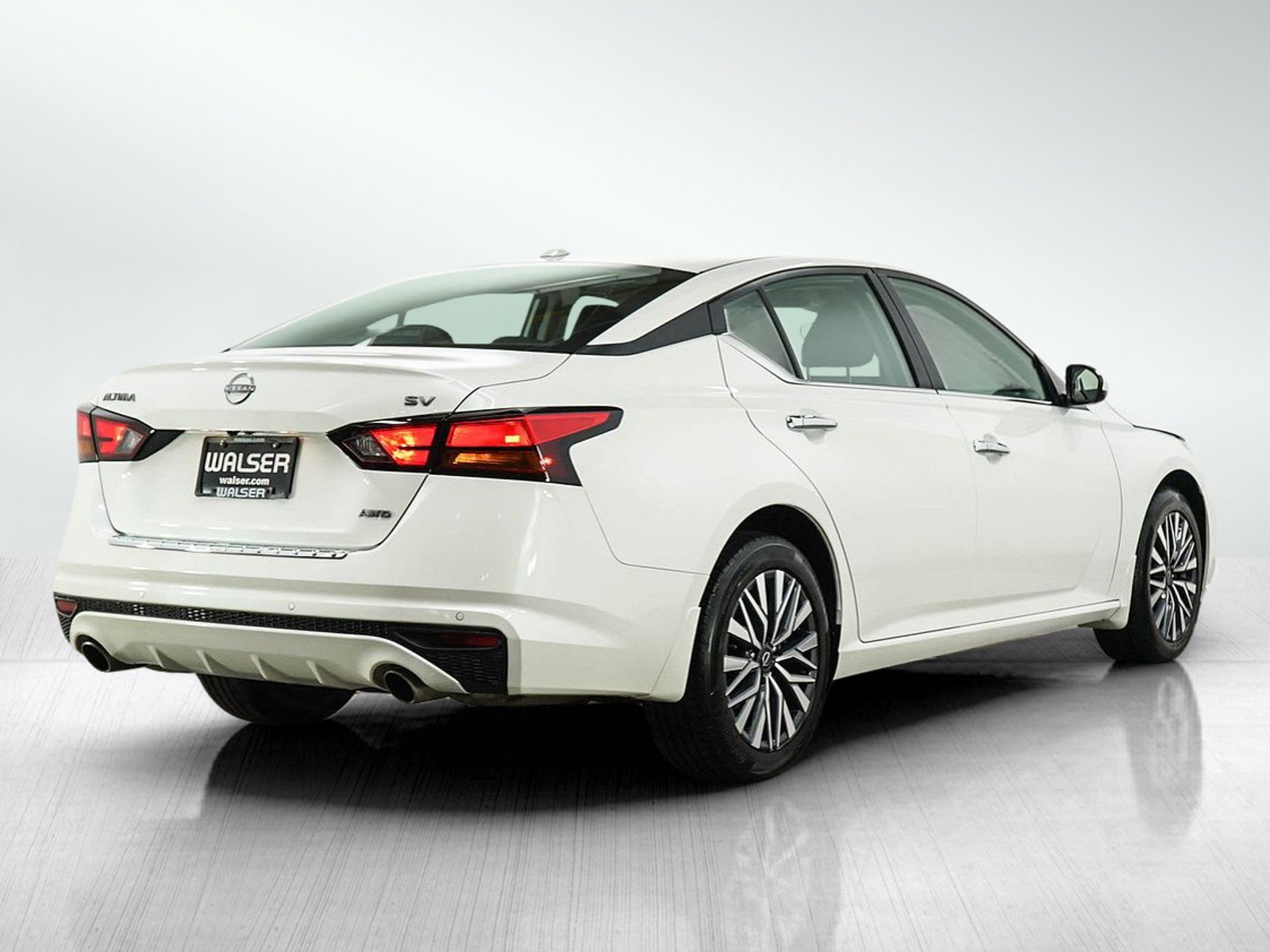 Used 2023 Nissan Altima 2.5 SV w/ SV Premium Package AWD/4WD image 5