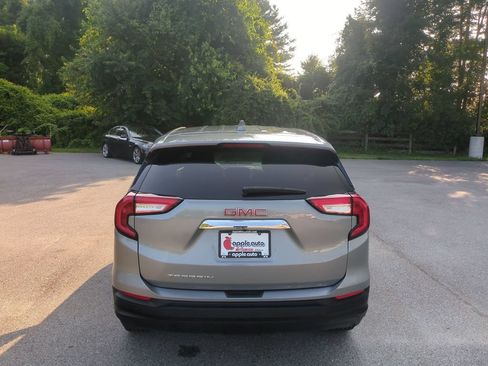 Used 2024 GMC Terrain SLE FWD image 6