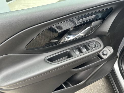 Used 2023 GMC Terrain AT4 image 10