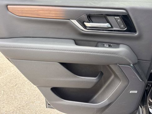 Used 2025 GMC Yukon Denali w/ Denali Reserve Package AWD/4WD image 33