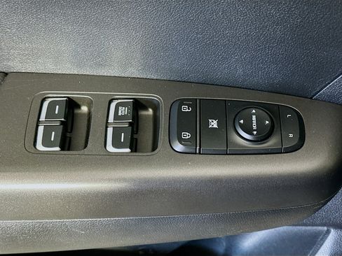 Used 2018 Kia Sportage LX FWD image 15