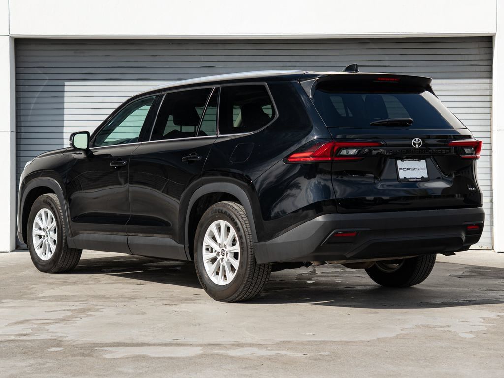 Used 2025 Toyota Grand Highlander FWD image 3