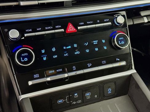 Used 2024 Hyundai Santa Fe Limited FWD image 19