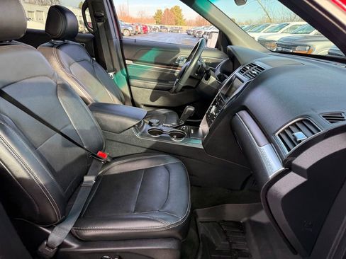 Used 2016 Ford Explorer Limited image 22