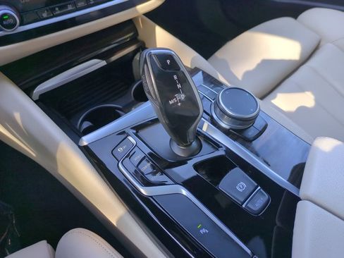 Used 2019 BMW 530i w/ Convenience Package RWD image 12