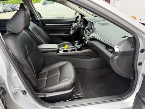 Used 2023 Nissan Altima 2.5 SR FWD image 28