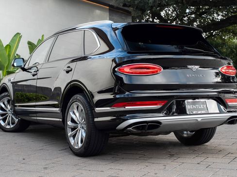 Used 2023 Bentley Bentayga Extended Wheelbase image 54