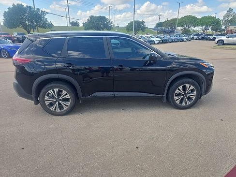 Used 2023 Nissan Rogue SV w/ SV Premium B Package image 6