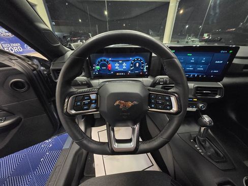 Used 2025 Ford Mustang EcoBoost image 13