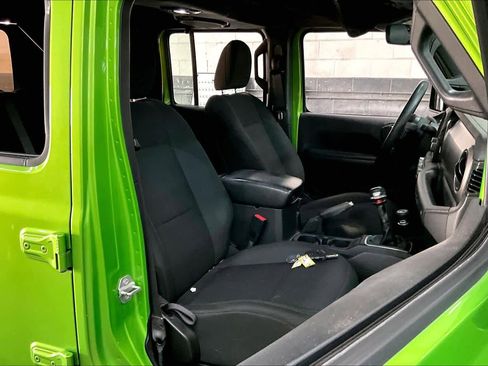 Used 2018 Jeep Wrangler Unlimited Sport image 10