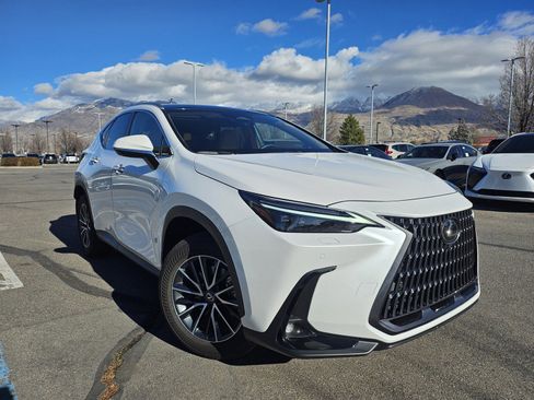 Used 2025 Lexus NX 350 AWD w/ Luxury Package image 3