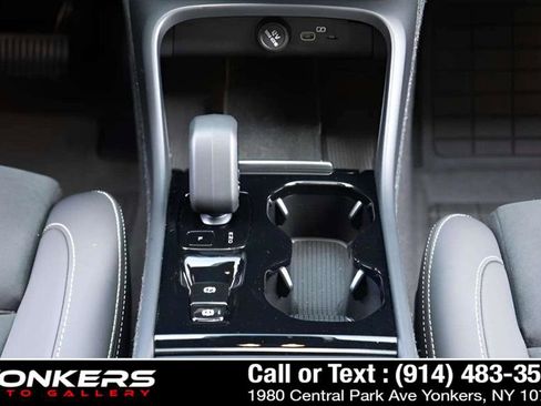 Used 2023 Volvo XC40 B5 Ultimate w/ Protection Package Premier image 24