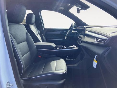 New 2026 Buick Enclave Sport Touring w/ Power Package image 15