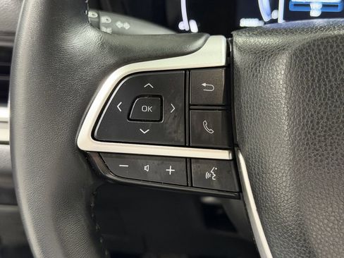 Used 2025 Toyota Grand Highlander FWD image 23