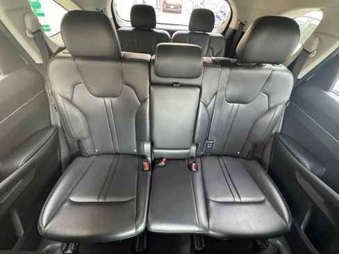 Used 2024 Kia Sorento S image 40