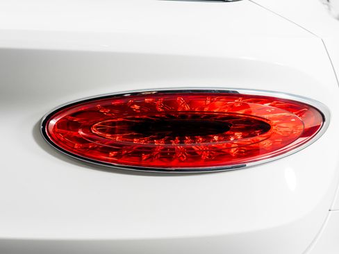 Used 2023 Bentley Bentayga Extended Wheelbase image 13