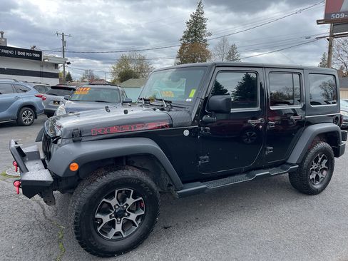Used 2015 Jeep Wrangler Unlimited Rubicon w/ Max Tow Package image 2