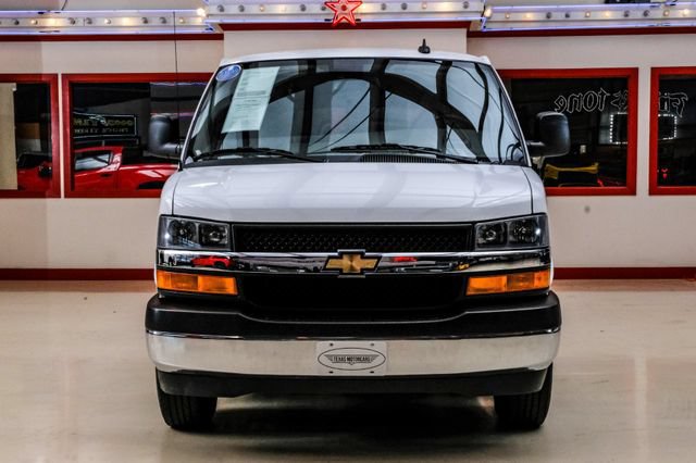 Used 2025 Chevrolet Express 3500 LT w/ LT Preferred Equipment Group RWD image 9