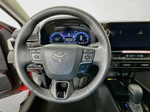 Used 2026 Toyota Camry XLE AWD/4WD image 11