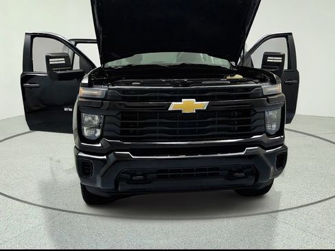Used 2024 Chevrolet Silverado 2500 Custom w/ Custom Convenience Package AWD/4WD image 15