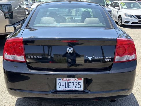 Used 2010 Dodge Charger SXT RWD image 6