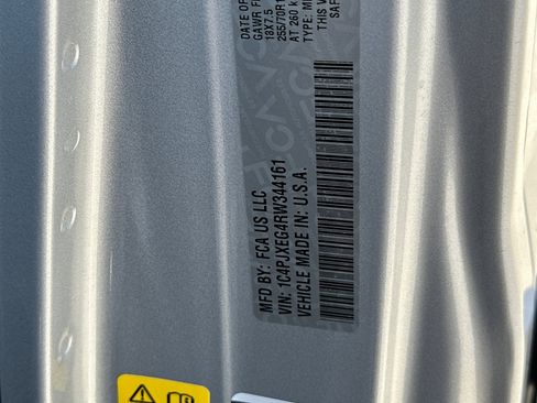 New 2024 Jeep Wrangler Sahara image 29