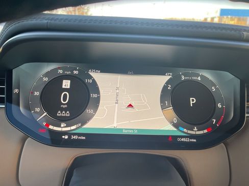 Used 2025 Land Rover Range Rover Sport SE image 28