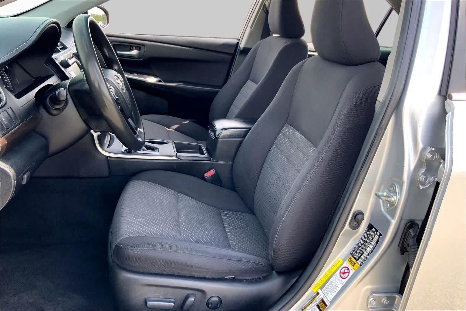 Used 2015 Toyota Camry LE FWD image 8